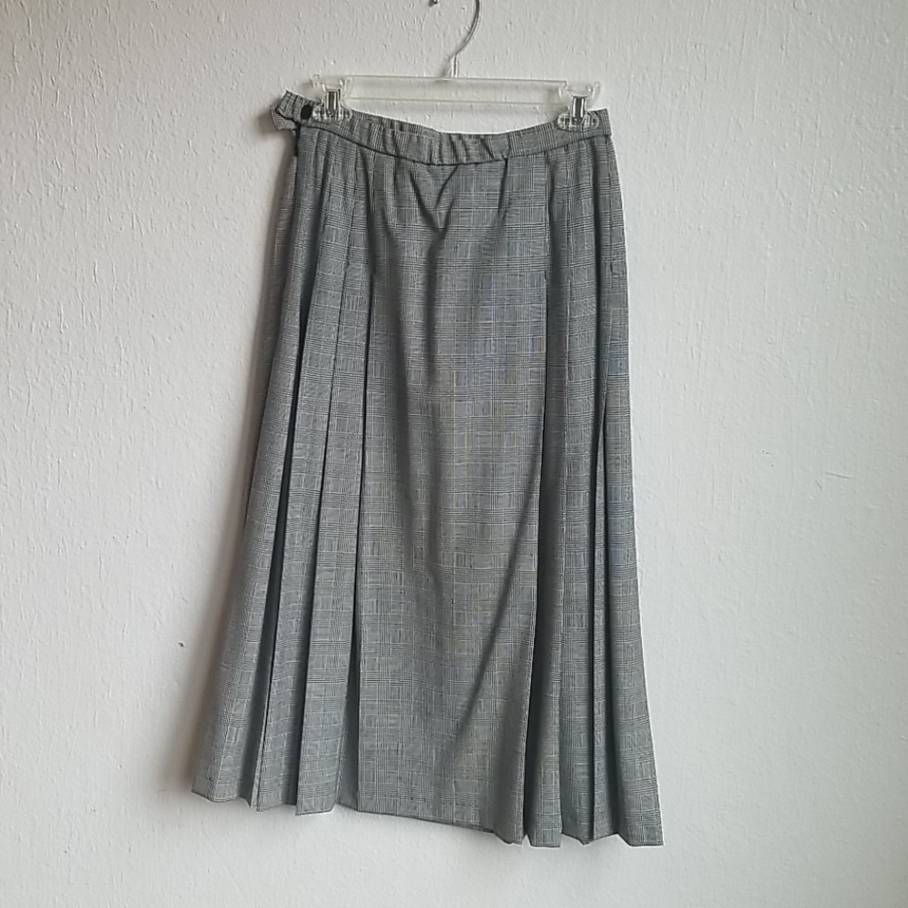 Pleated 100% wool skirt. Made in Portland.
